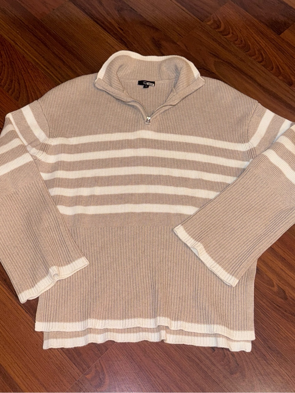 Rails Tessa Sweater Sand Stripe Flattering Fit Small Beige Cream White Vince